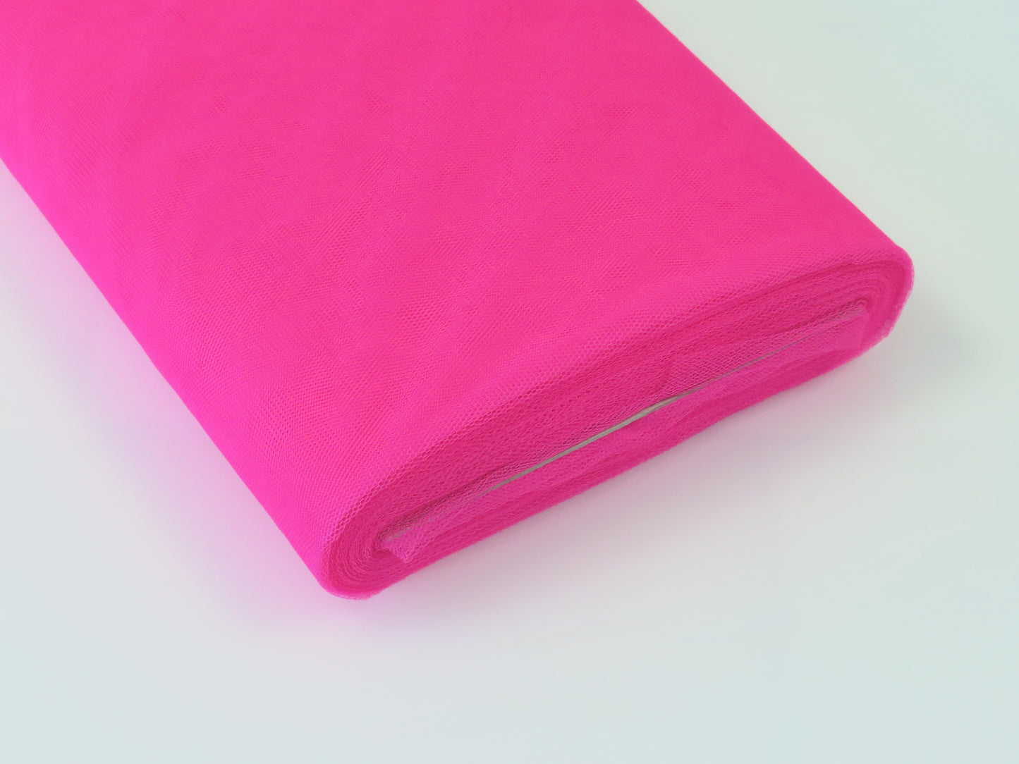 Neon pink tyll