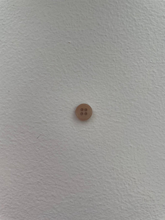 Beige knappur