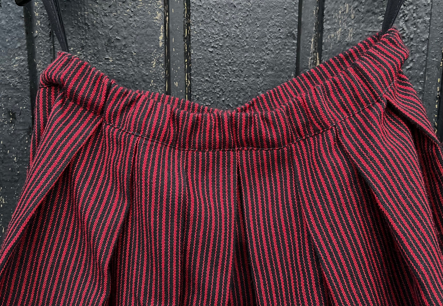 Reytt barnaskjúrt (ull)