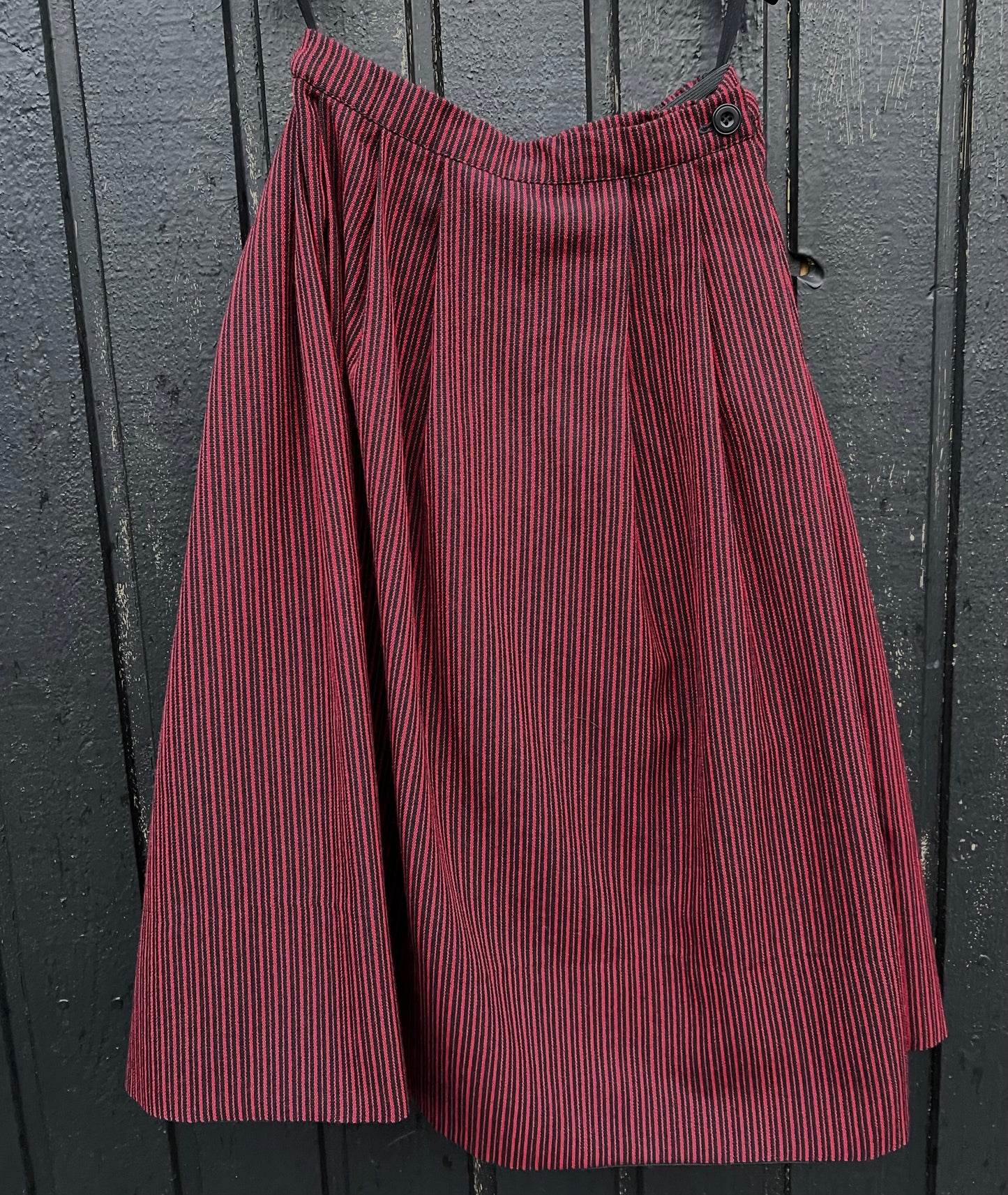 Reytt barnaskjúrt (ull)